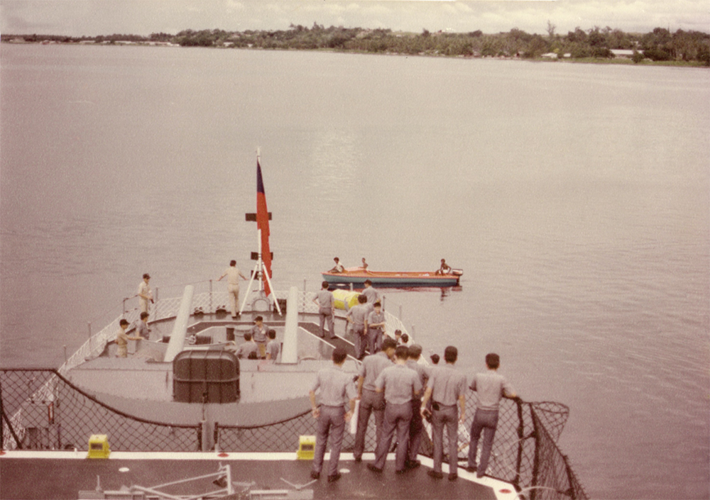 釋湛阿-Shi, Zhan-Ah--當兵(海軍)時-敦睦軍艦-索羅門群島 船上的人